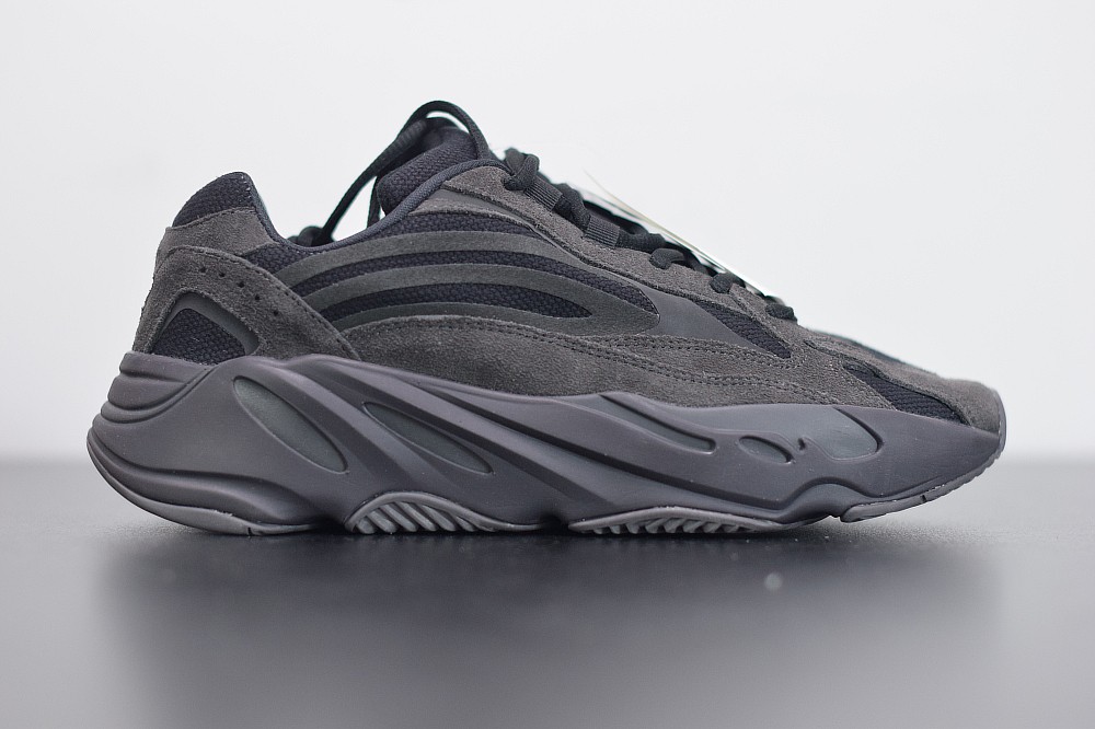 Yeezy Boost 700 V2 Vanta