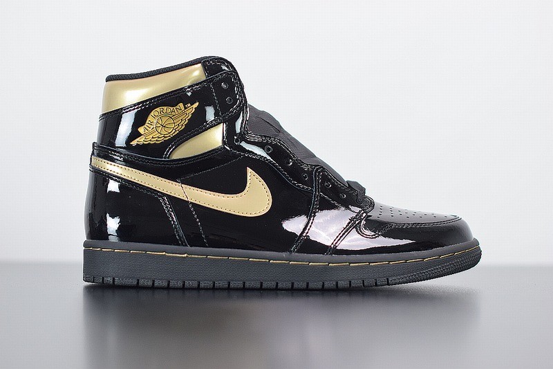 Jordan 1 Retro High Black/Metallic Gold