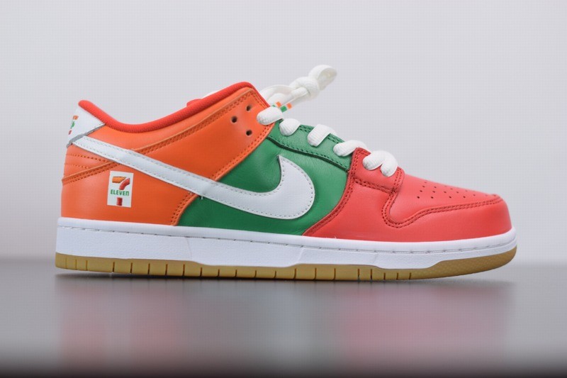 Nike SB Dunk Low X 7-Eleven