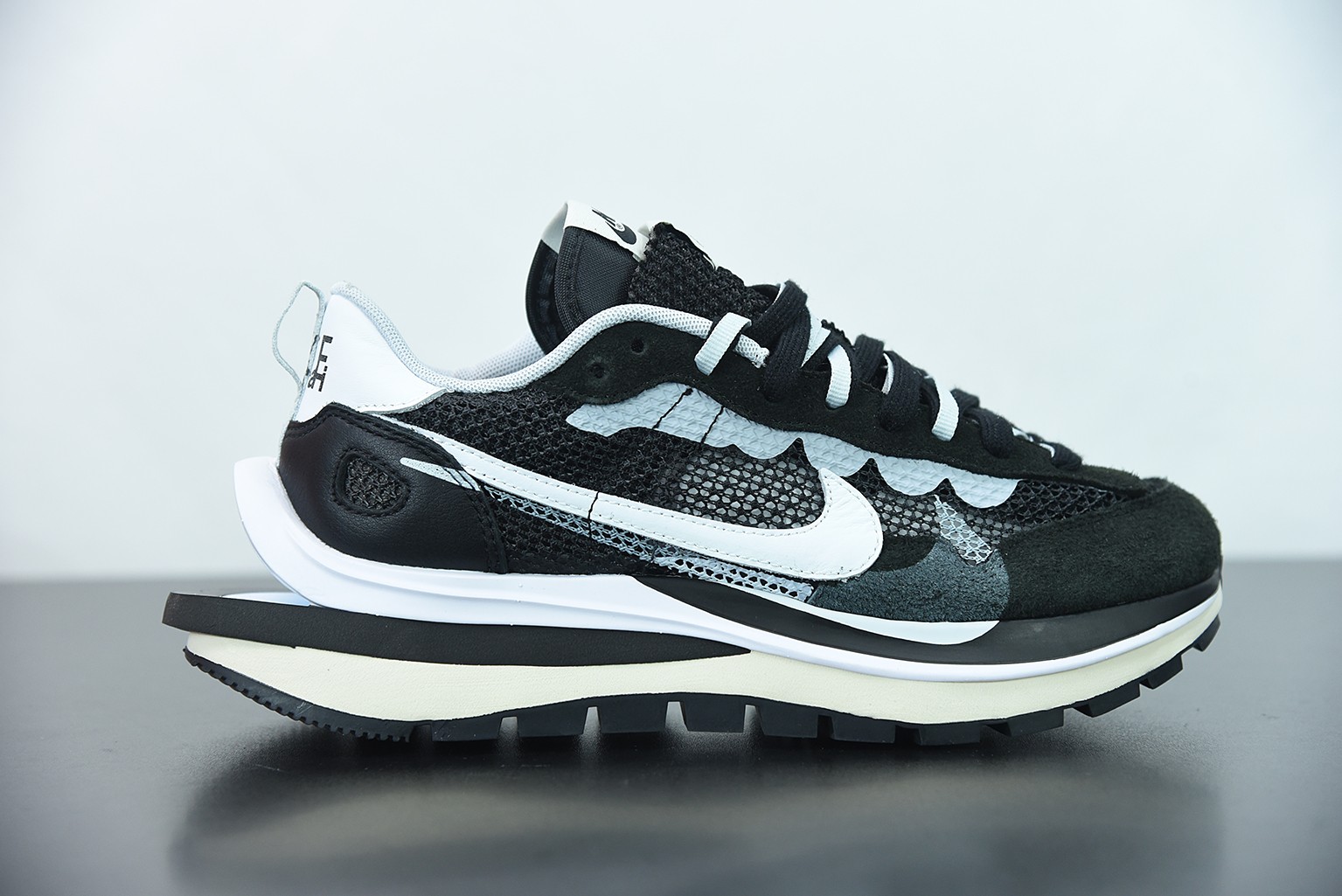 Nike Vaporwaffle sacai Black White