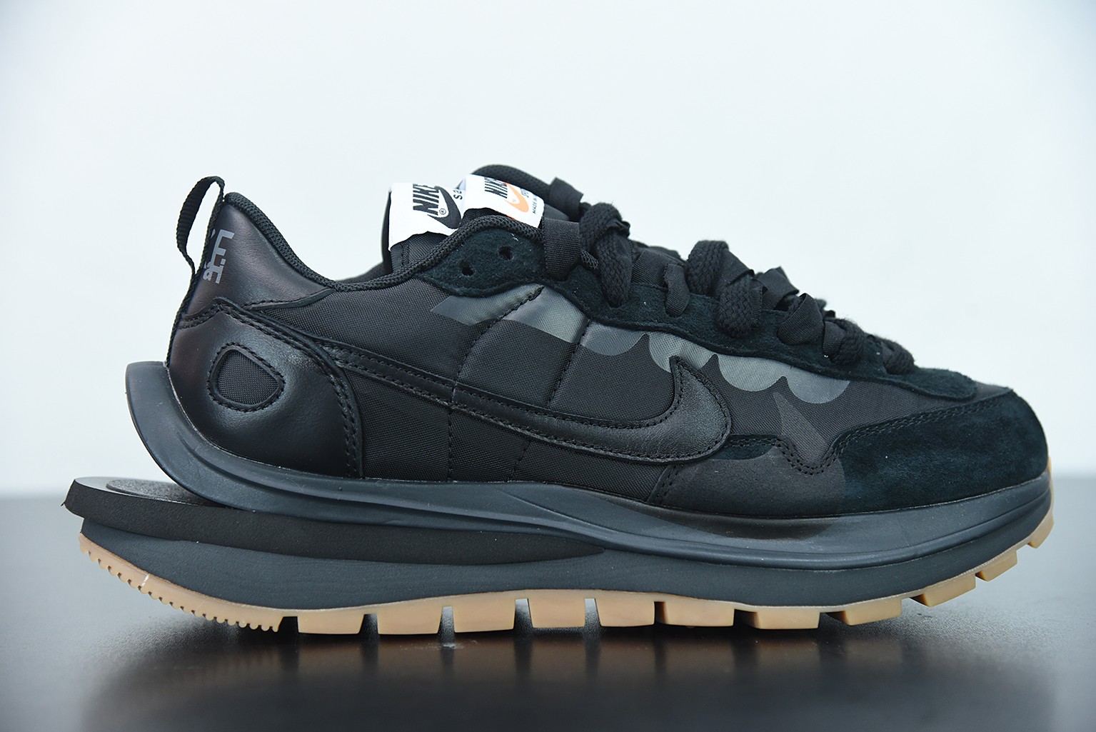 Nike Vaporwaffle sacai Black Gum