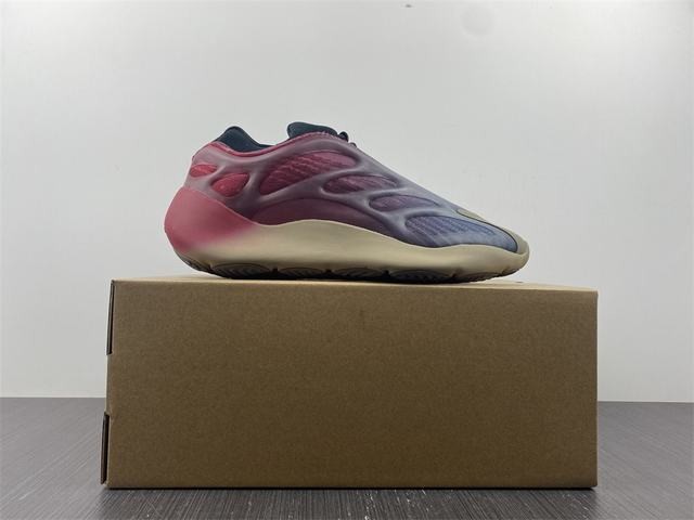 Yeezy 700 V3 “Fade Carbon”