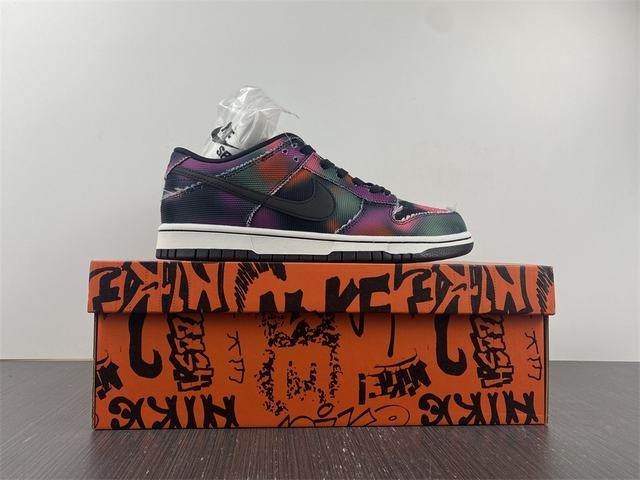 Nike Dunk Low Graffiti Pink