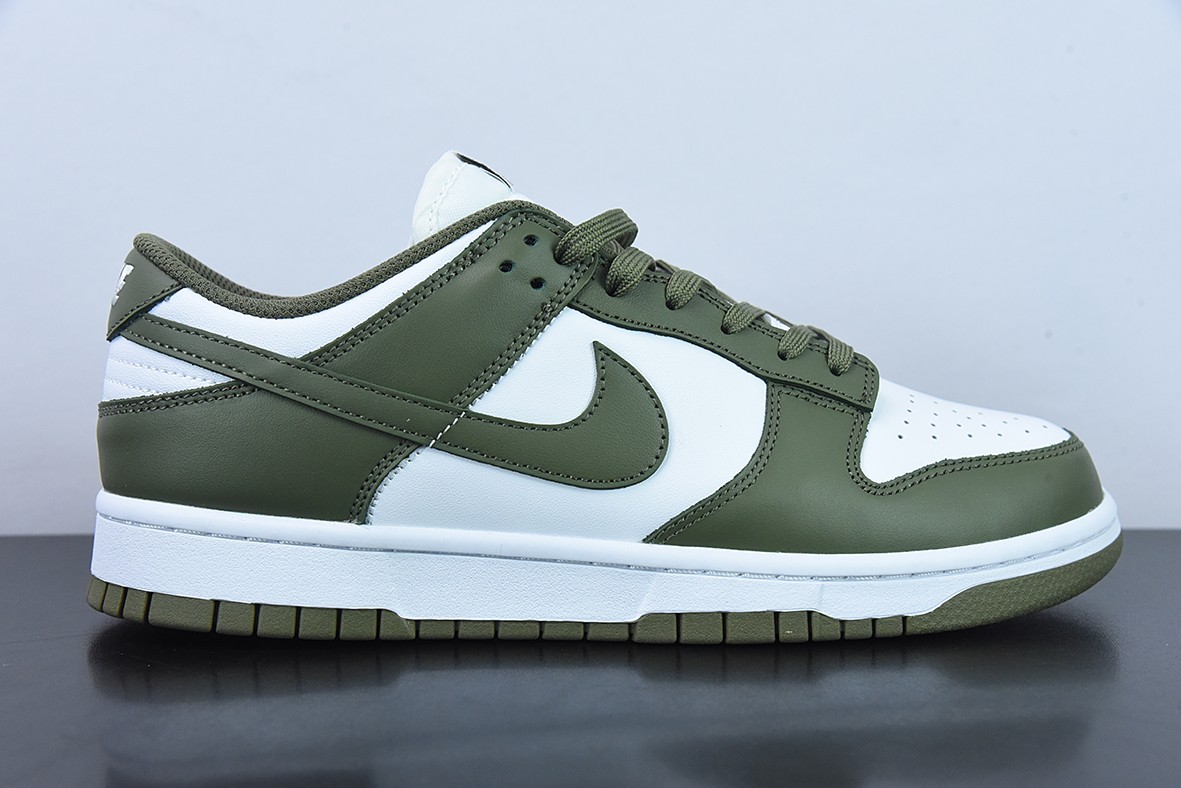  Nike Dunk Low Medium Olive 