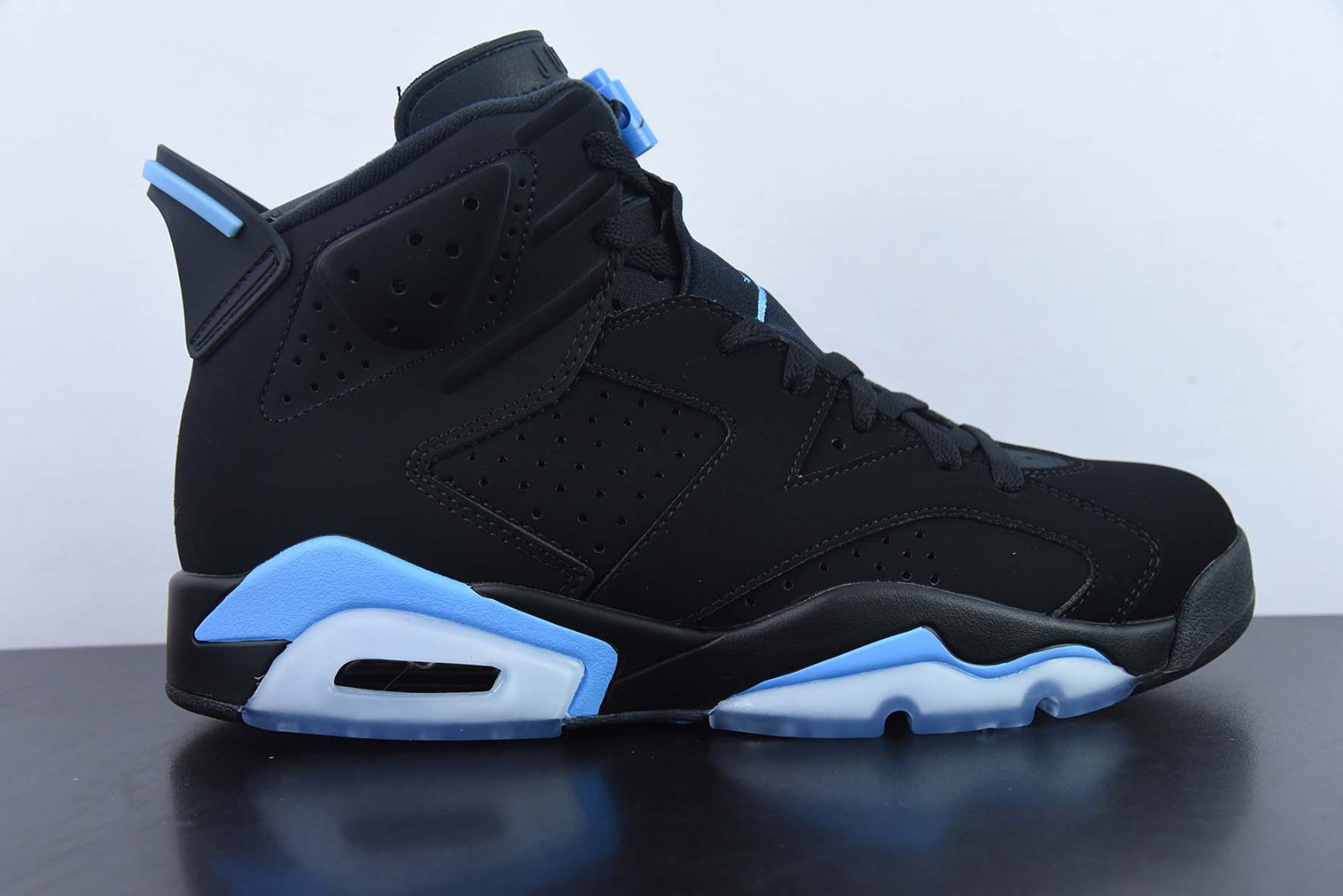  Jordan 6 Retro UNC