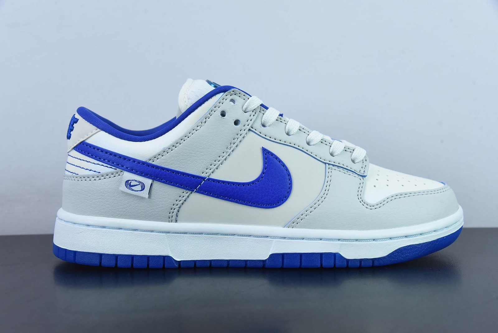 Nk SB Dunk Low GS 