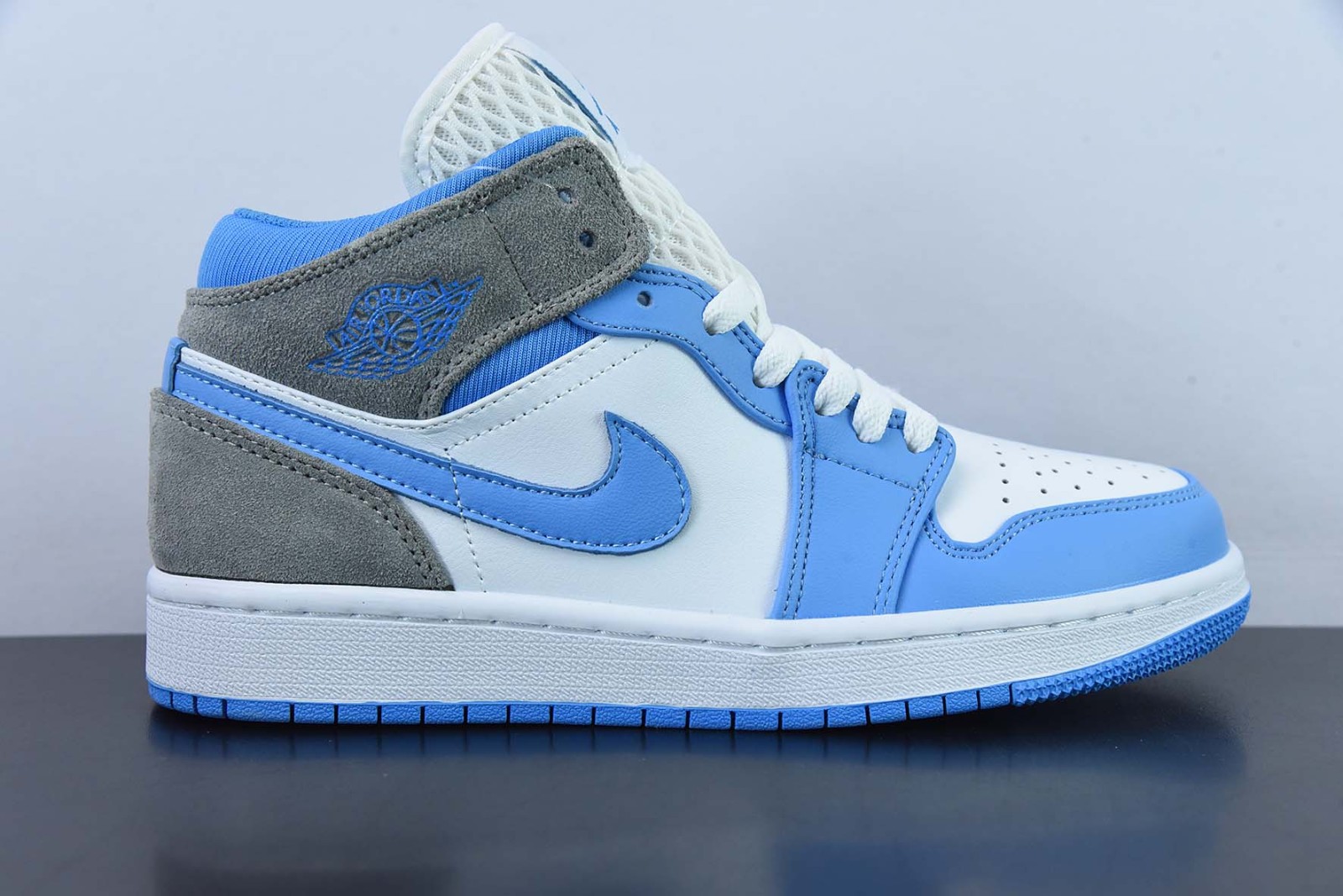  Jordan 1 Mid University Blue Grey