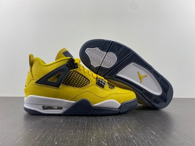 Air Jordan 4 Retro 