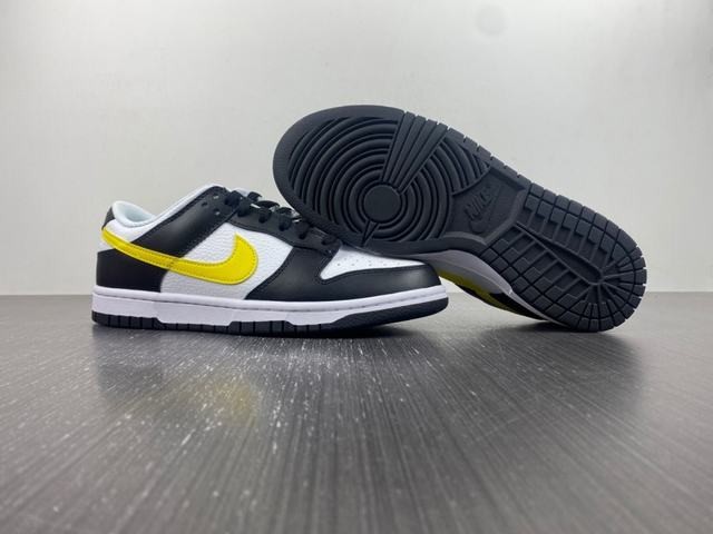  Nike Dunk Low “Black and Yellow”