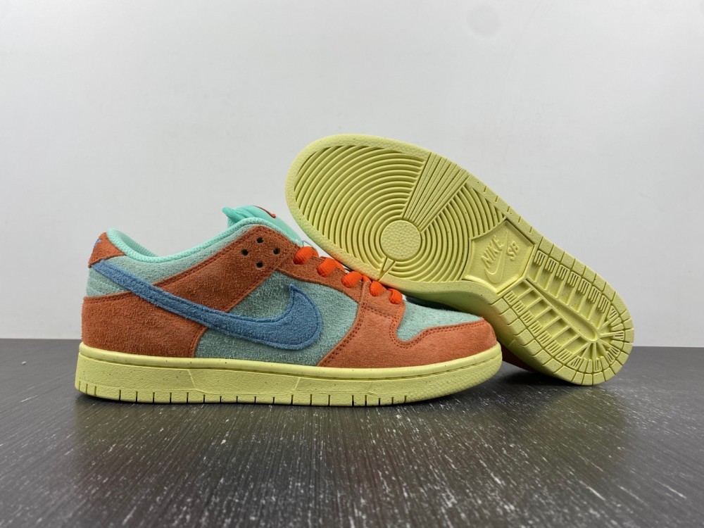 Nike SB Dunk Low “Noise Aqua” 